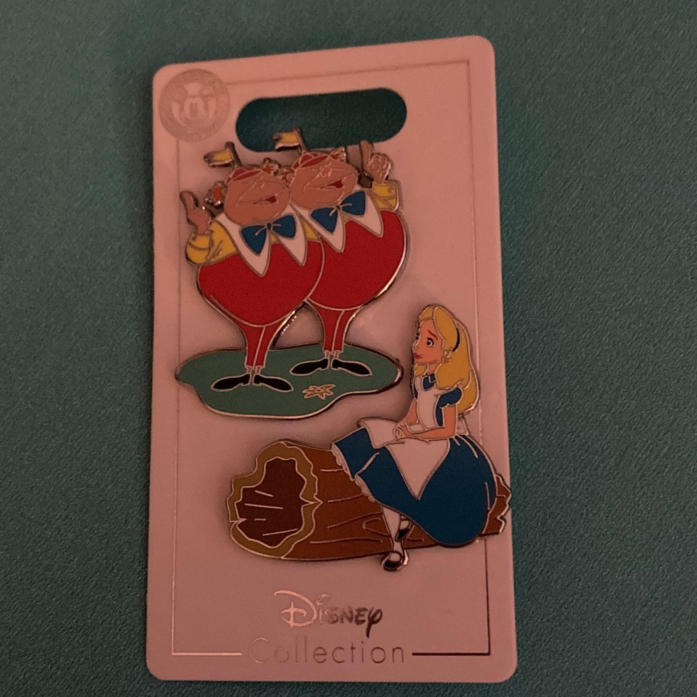 Disney's Alice in Wonderland 2 pack pin set